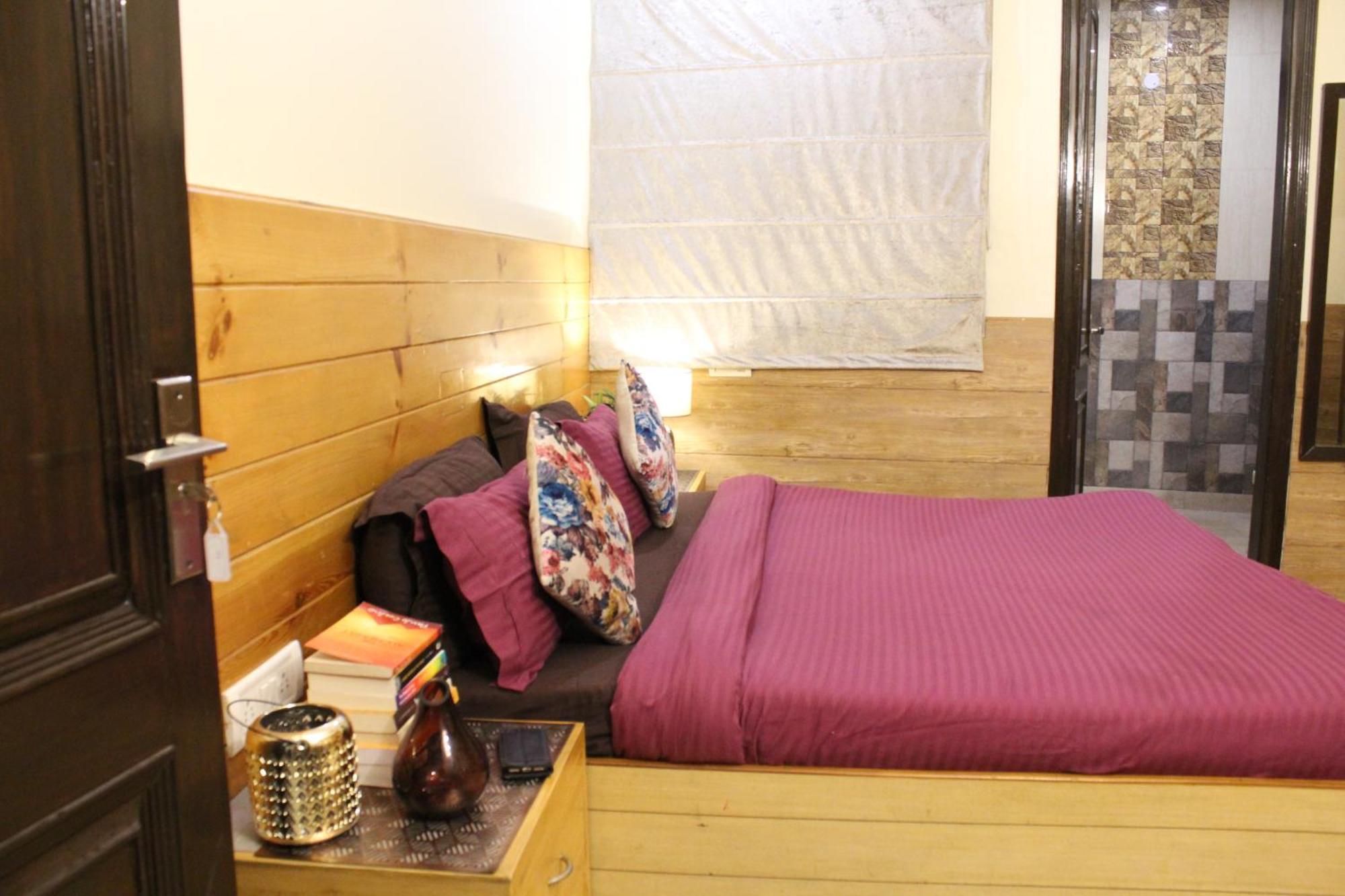 Apartment In Airb&b - Divine Service New Delhi